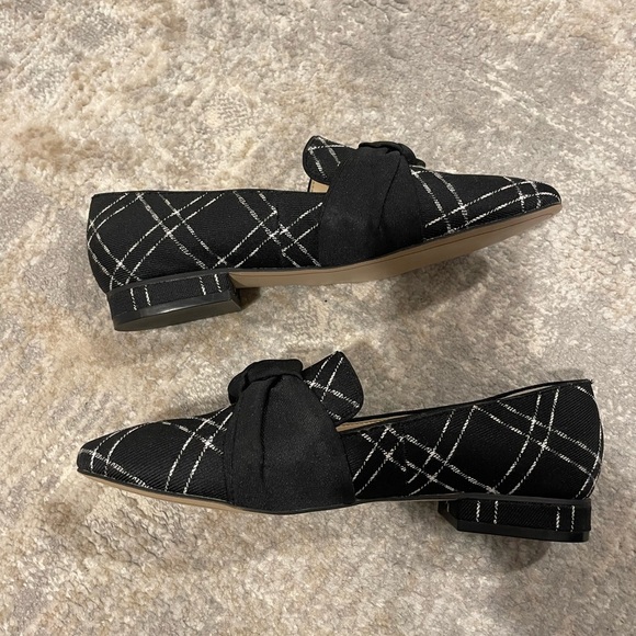 Isaac Mizrahi Season Black and White Bow Slip on Loafers Size 8M Like New! - Picture 6 of 9